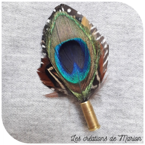Boutonnière en plume